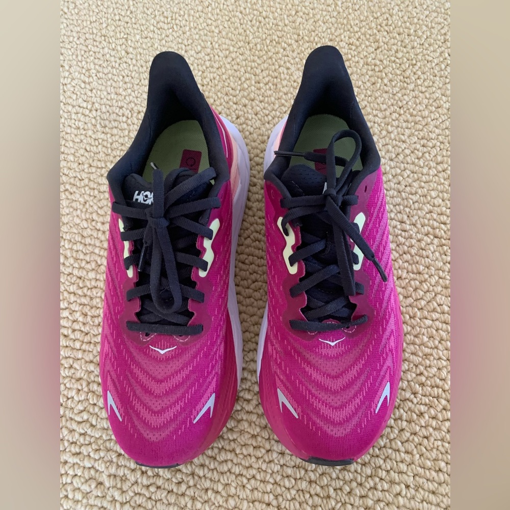Hoka Shoes Arahi 6 - Fuschia - New Size 8B US